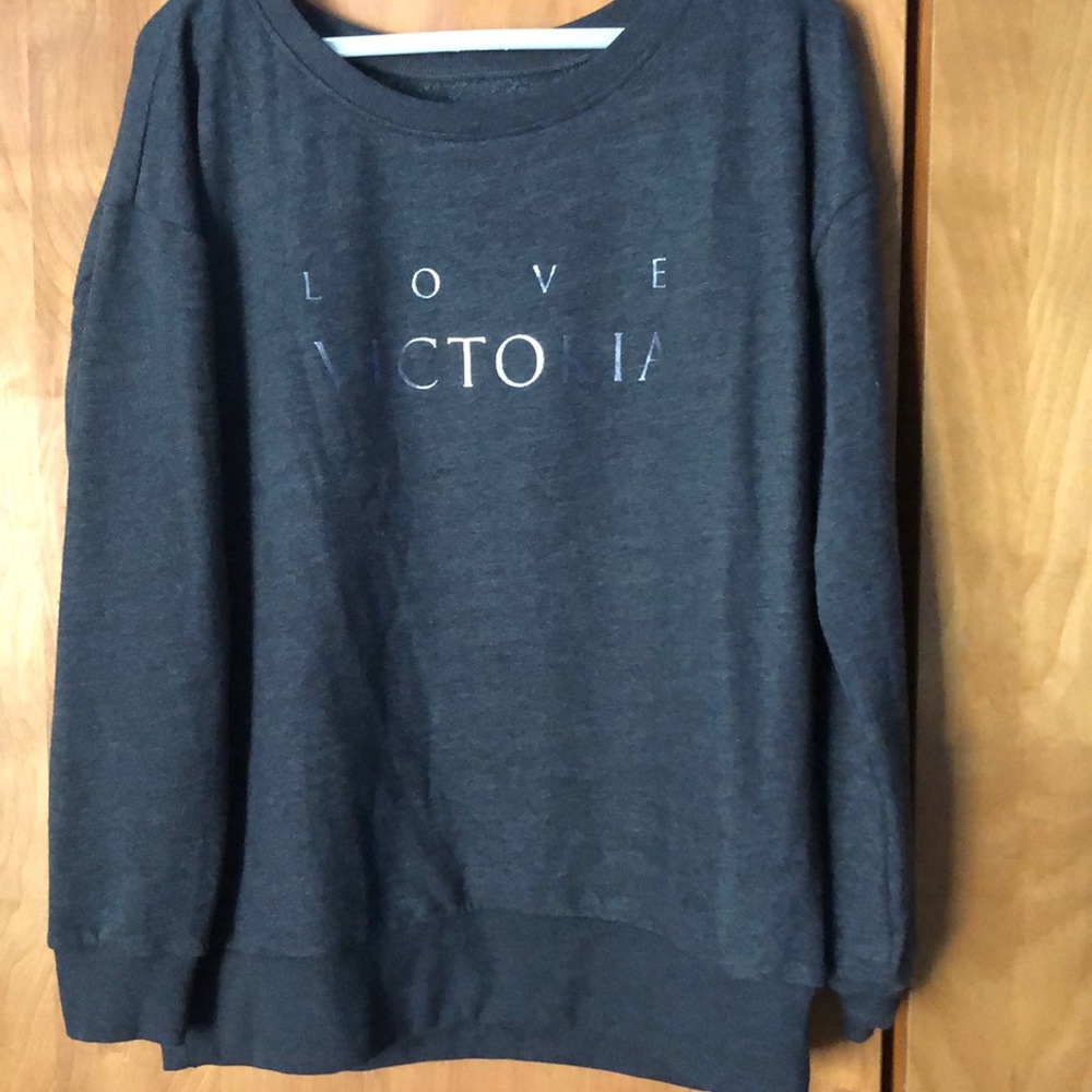 vs crew neck